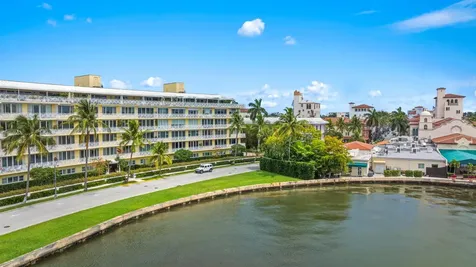 425 Worth Avenue Palm Beach FL 33480