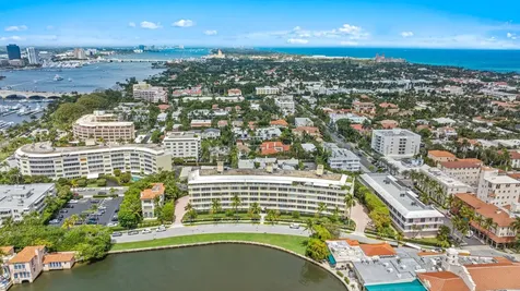 425 Worth Avenue Palm Beach FL 33480