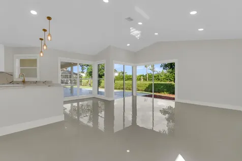 9645 Carousel Circle Boca Raton FL 33434