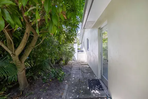 103 16th Avenue South Lake Worth Beach FL 33460
