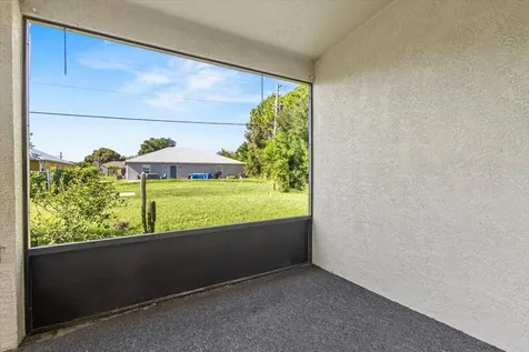 2174 Sw Larchmont Lane Port Saint Lucie FL 34984
