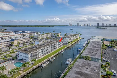 112 Doolen Court North Palm Beach FL 33408