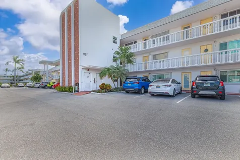 112 Doolen Court North Palm Beach FL 33408