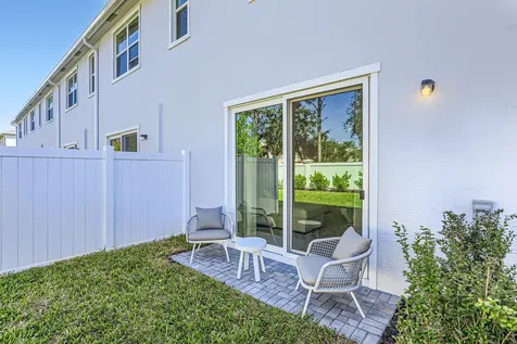 822 Se Grovebush Lane Port Saint Lucie FL 34984
