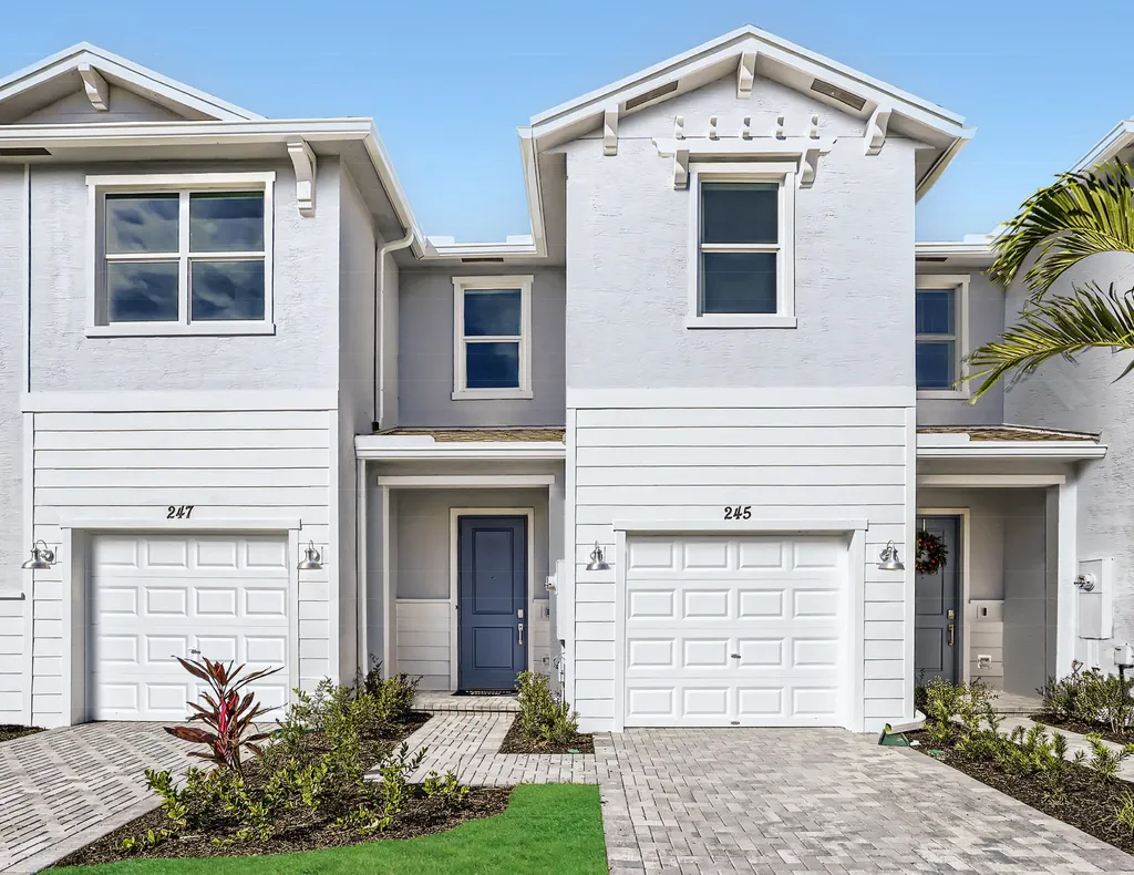 820 Se Grovebush Lane Port Saint Lucie FL 34984