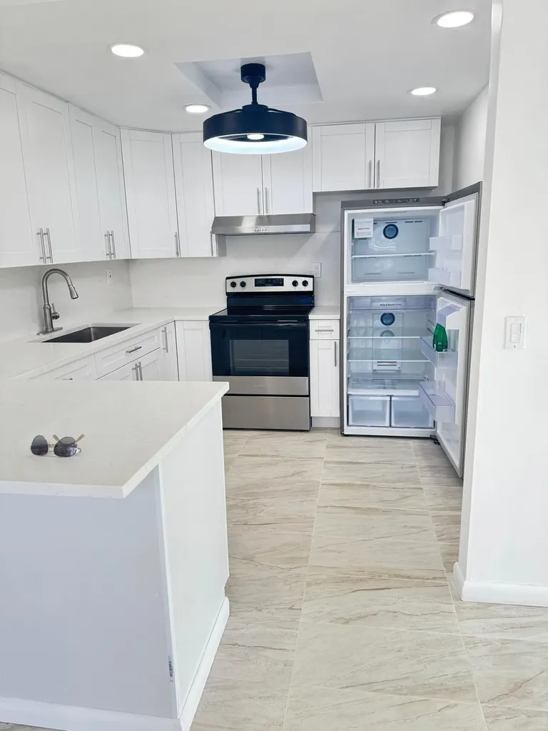 266 Burgundy Avenue Delray Beach FL 33484