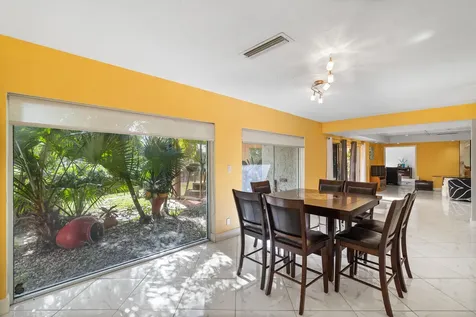 5104 White Oak Lane Tamarac FL 33319