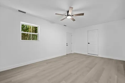905 Se 10th Street Stuart FL 34994