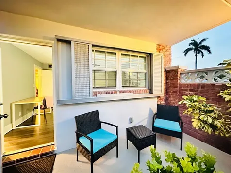 2424 NE 9th Street Fort Lauderdale FL 33304