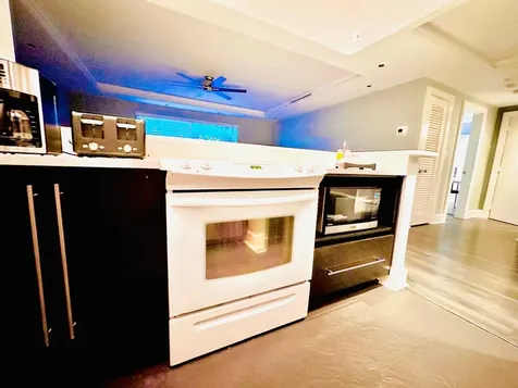2424 NE 9th Street Fort Lauderdale FL 33304