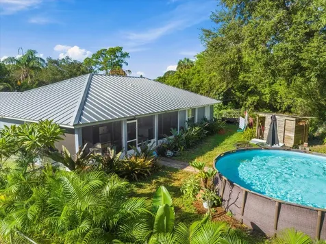 7008 Pacific Avenue Fort Pierce FL 34951