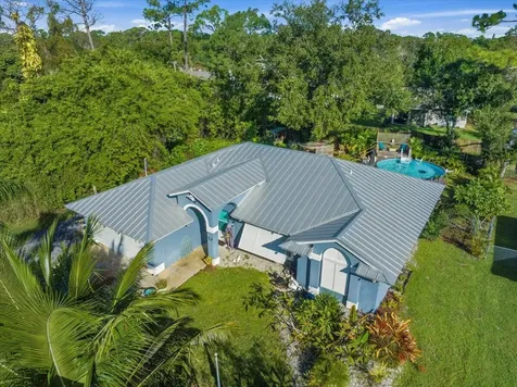 7008 Pacific Avenue Fort Pierce FL 34951