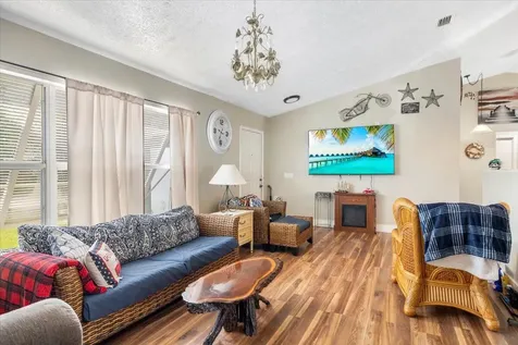 7008 Pacific Avenue Fort Pierce FL 34951
