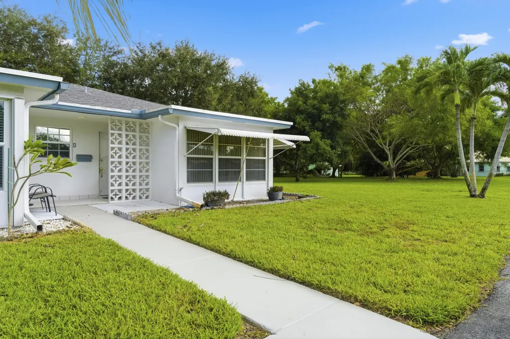 1167 S Drive Circle Delray Beach FL 33445