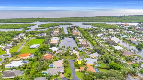 8216 Se Governors Way Hobe Sound FL 33455