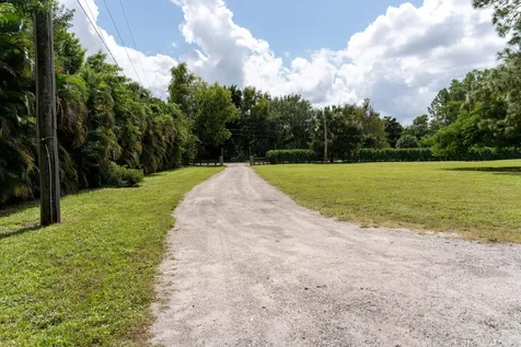 Loxahatchee Groves FL 33470