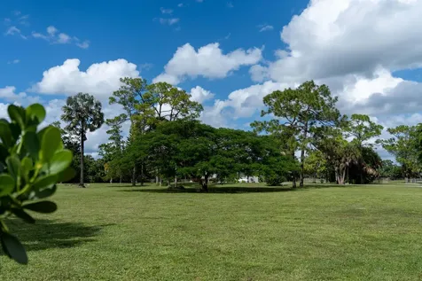 Loxahatchee Groves FL 33470