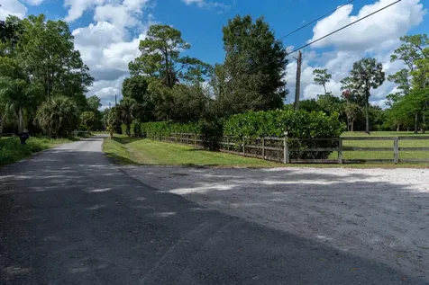 Loxahatchee Groves FL 33470