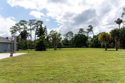 Loxahatchee Groves FL 33470