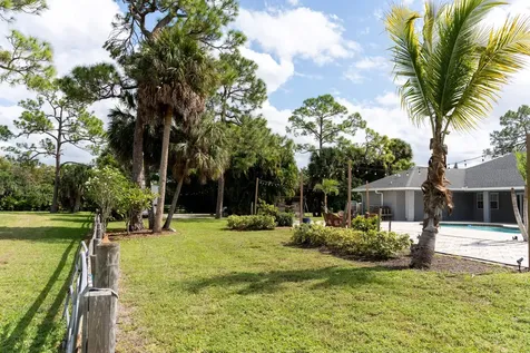 Loxahatchee Groves FL 33470