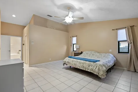 471 Se Ron Rico Terrace Port Saint Lucie FL 34983