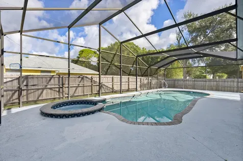 471 Se Ron Rico Terrace Port Saint Lucie FL 34983