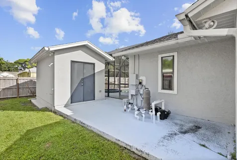 471 Se Ron Rico Terrace Port Saint Lucie FL 34983