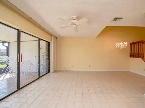 1102 Se Mitchell Avenue Port Saint Lucie FL 34952