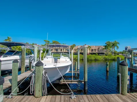 1102 Se Mitchell Avenue Port Saint Lucie FL 34952