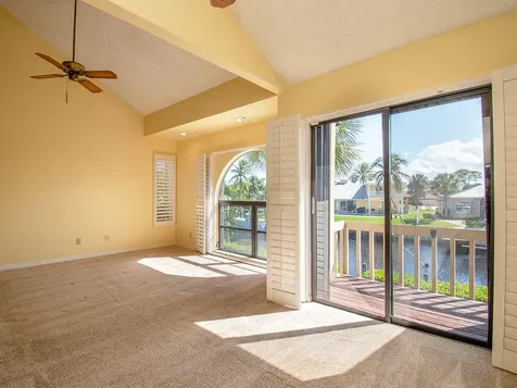 1102 Se Mitchell Avenue Port Saint Lucie FL 34952