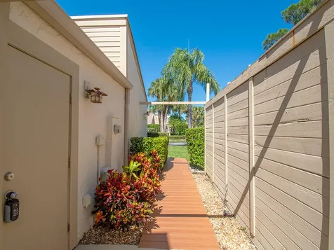 1102 Se Mitchell Avenue Port Saint Lucie FL 34952