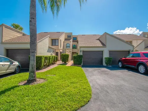 1102 Se Mitchell Avenue Port Saint Lucie FL 34952