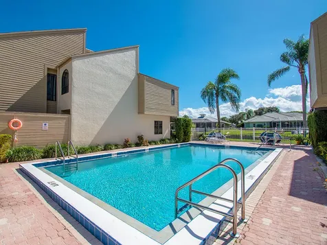 1102 Se Mitchell Avenue Port Saint Lucie FL 34952