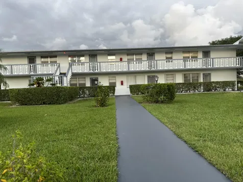 76 Cambridge D West Palm Beach FL 33417