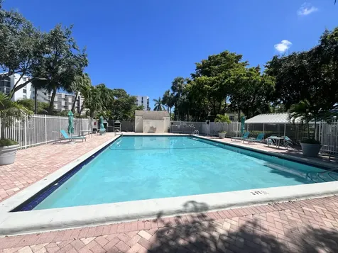 20401 Ne 30th Avenue Aventura FL 33180