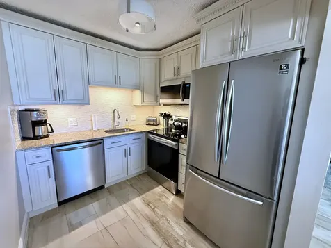 359 Oakridge T Deerfield Beach FL 33442