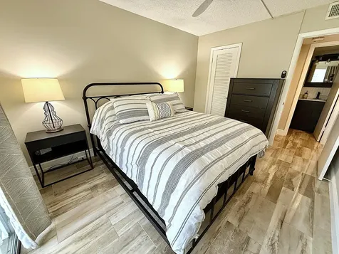 359 Oakridge T Deerfield Beach FL 33442