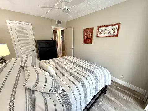 359 Oakridge T Deerfield Beach FL 33442