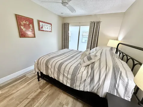 359 Oakridge T Deerfield Beach FL 33442