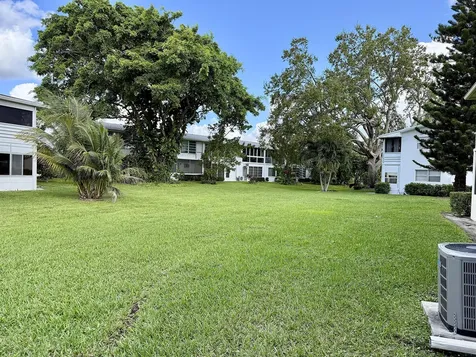 359 Oakridge T Deerfield Beach FL 33442