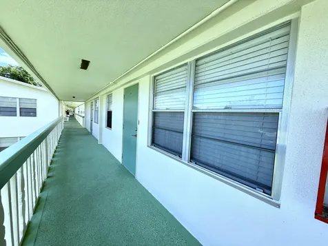 359 Oakridge T Deerfield Beach FL 33442