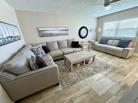 359 Oakridge T Deerfield Beach FL 33442