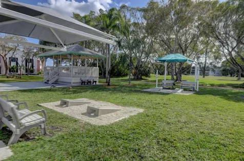 359 Oakridge T Deerfield Beach FL 33442