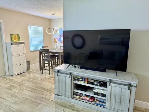 359 Oakridge T Deerfield Beach FL 33442