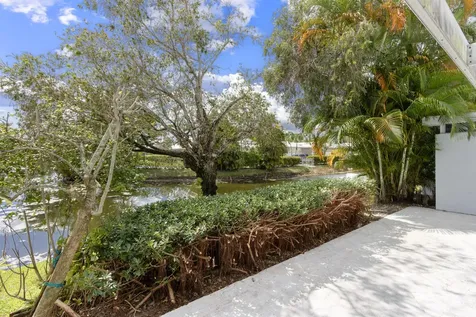 5 Brighton Court Palm Beach Gardens FL 33418