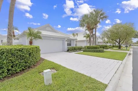 5 Brighton Court Palm Beach Gardens FL 33418