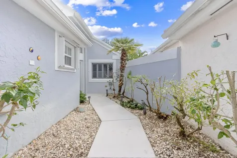 5 Brighton Court Palm Beach Gardens FL 33418