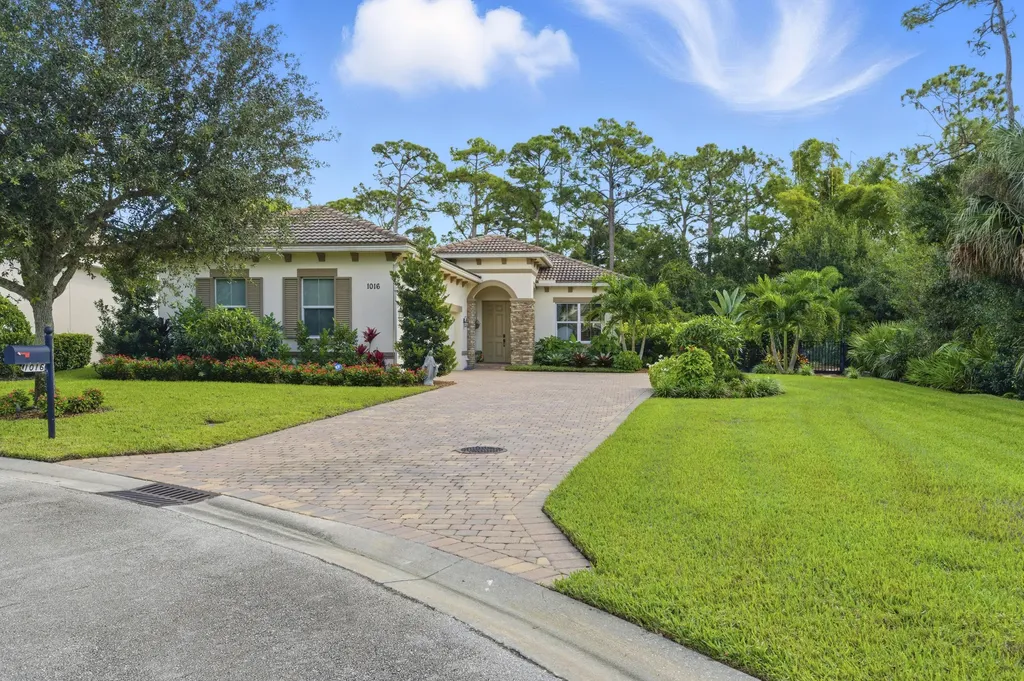 1016 Sw Triste Way Stuart FL 34997