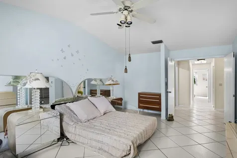 6809 Via Regina Boca Raton FL 33433