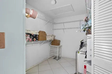 6809 Via Regina Boca Raton FL 33433